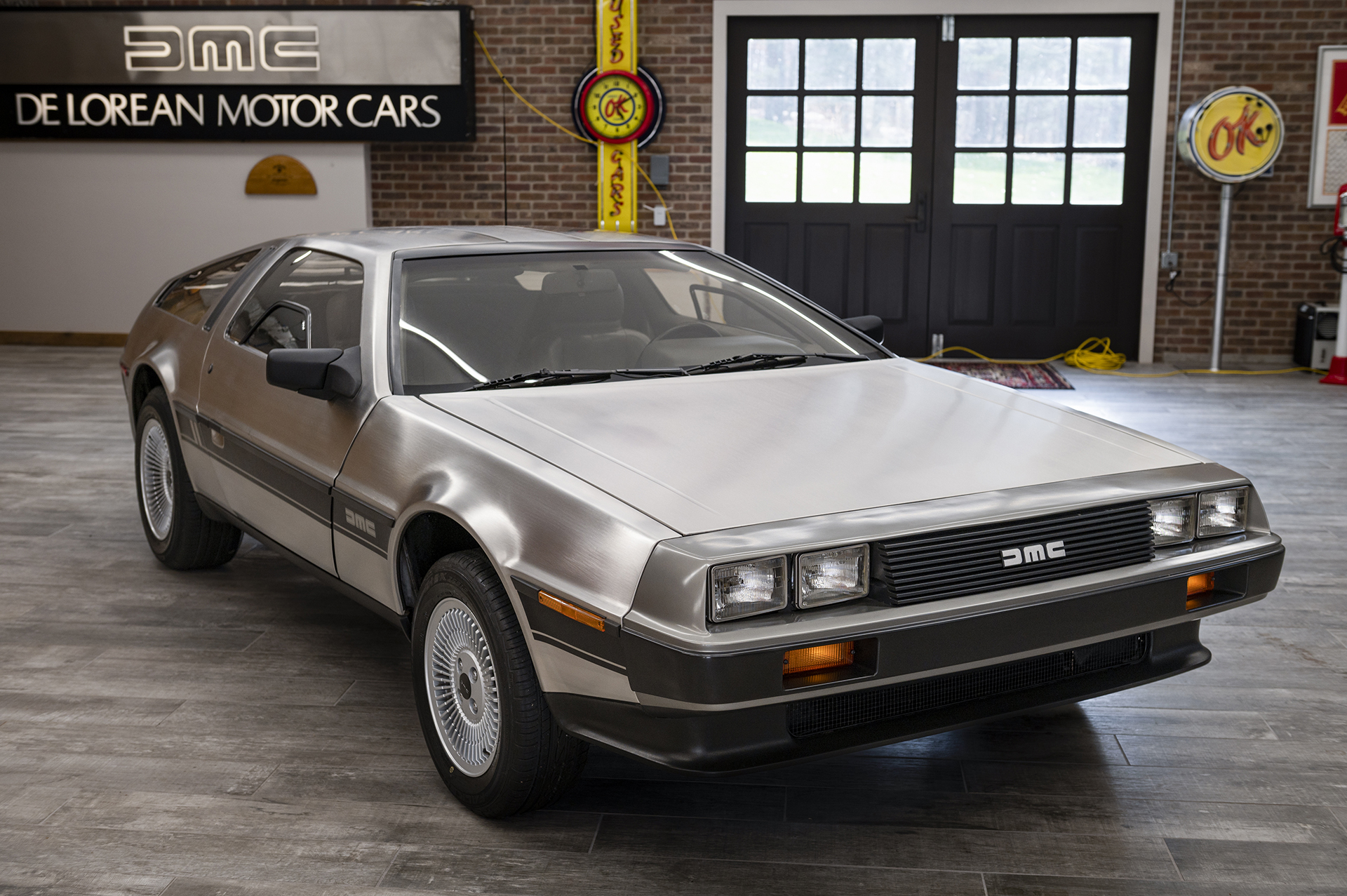 1981-DeLorean-DMC-12